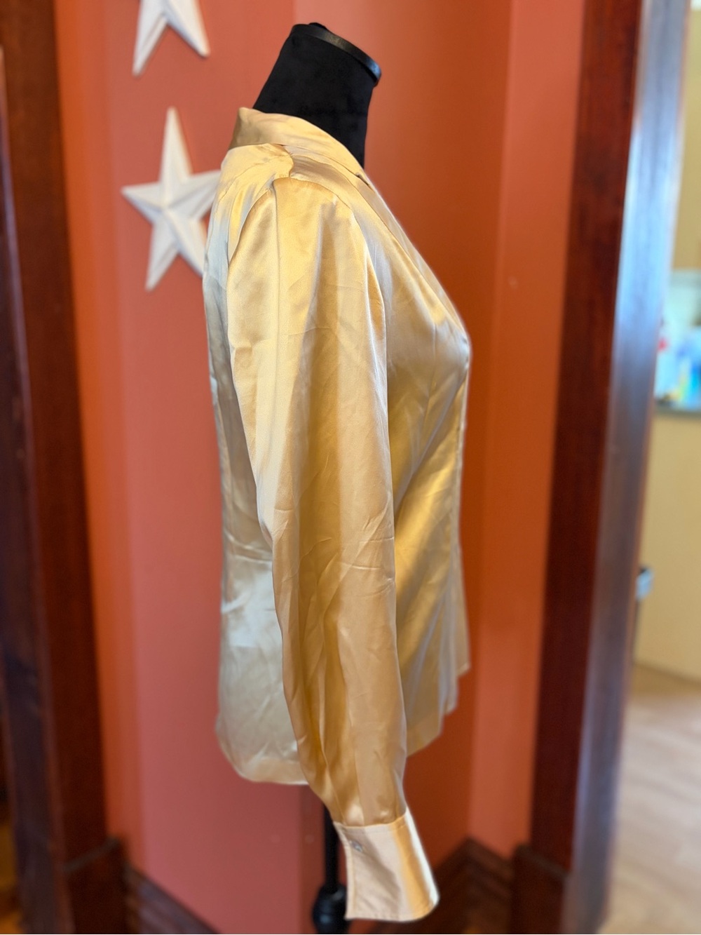 Vintage %100 silk Liz Claiborne button up blouse - Picture 3 of 9